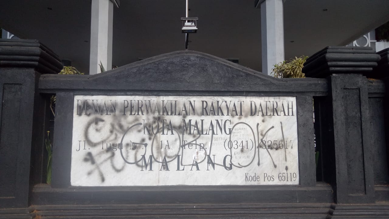 Vandalisme Warnai Aksi Mahasiswa di DPRD Kota Malang 26 WhatsApp Image 2019 09 23 at 15.59.24
