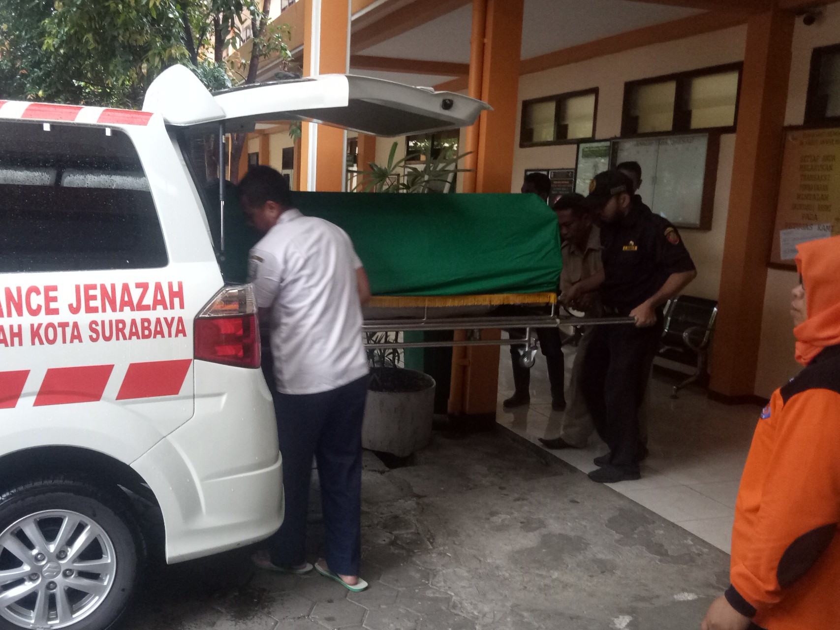Satu Wisatawan Asal Surabaya Hanyut di Coban Sinde Ditemukan 26 IMG 20191230 155638