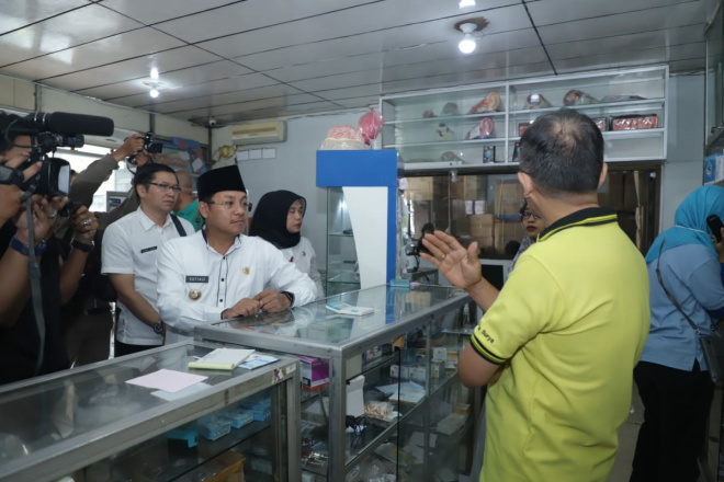 Antisipasi Ketersediaan Masker, Walikota Sutiaji Cek ke Distributor 26 IMG 20200305 122604