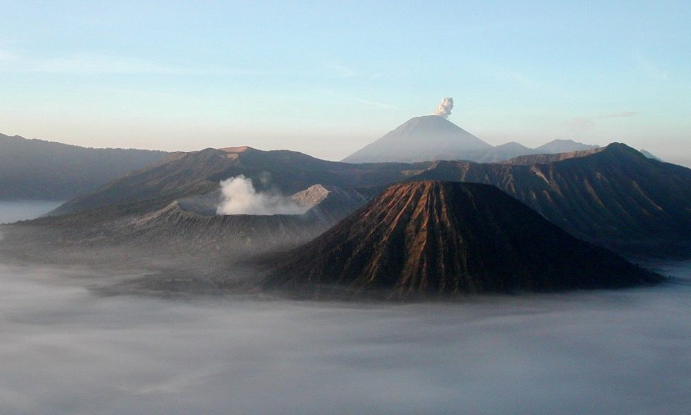 1280px Mount Bromo at sunrise showing its volcanoes and Mount Semeru background 1