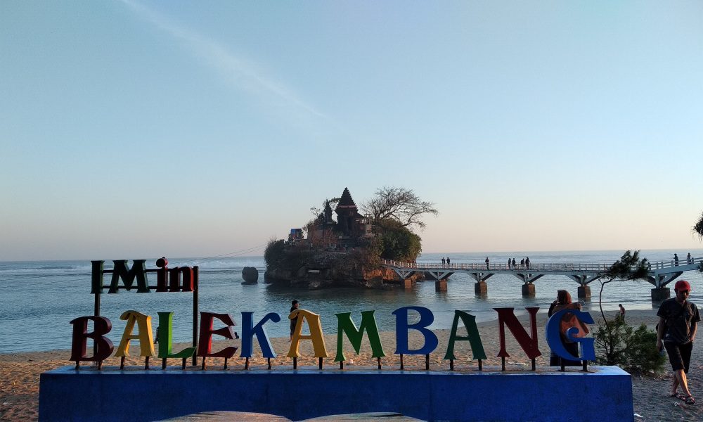 Wisata pantai Balekambang