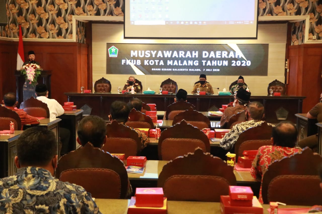 Kerukunan Antar Umat Beragama, Jadi Pesan Walikota Malang Pada Musda FKUB 26 Walikota Malang H Sutiaji saat memberikan pemaparan di Musda FKUB Kota Malang, Selasa (7/7/2020)
