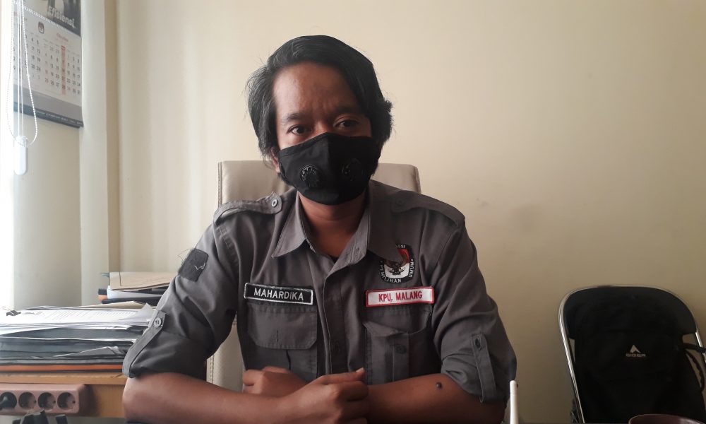 Komisioner Bagian Divisi Sosialiasi Pendidikan dan Pemilihan dan SDM KPUD Kabupaten Malang, Marhendra Pramudya Mahardika. (Foto: Imron Haqiqi).