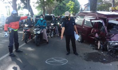 Kijang Seruduk Zebra, Diduga Driver Mengantuk