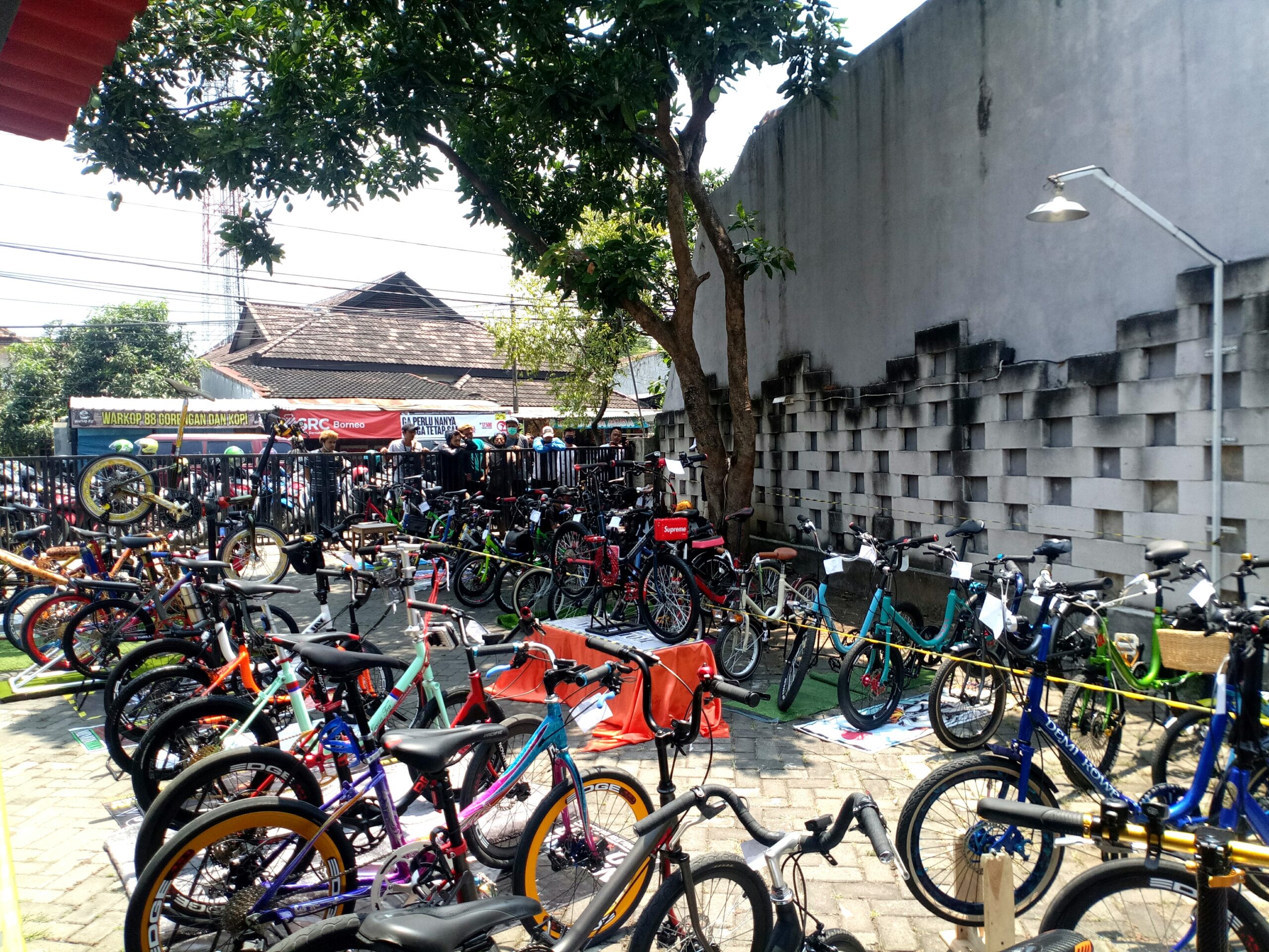 Minion Minitrek Dikonteskan, Pertama di Jatim