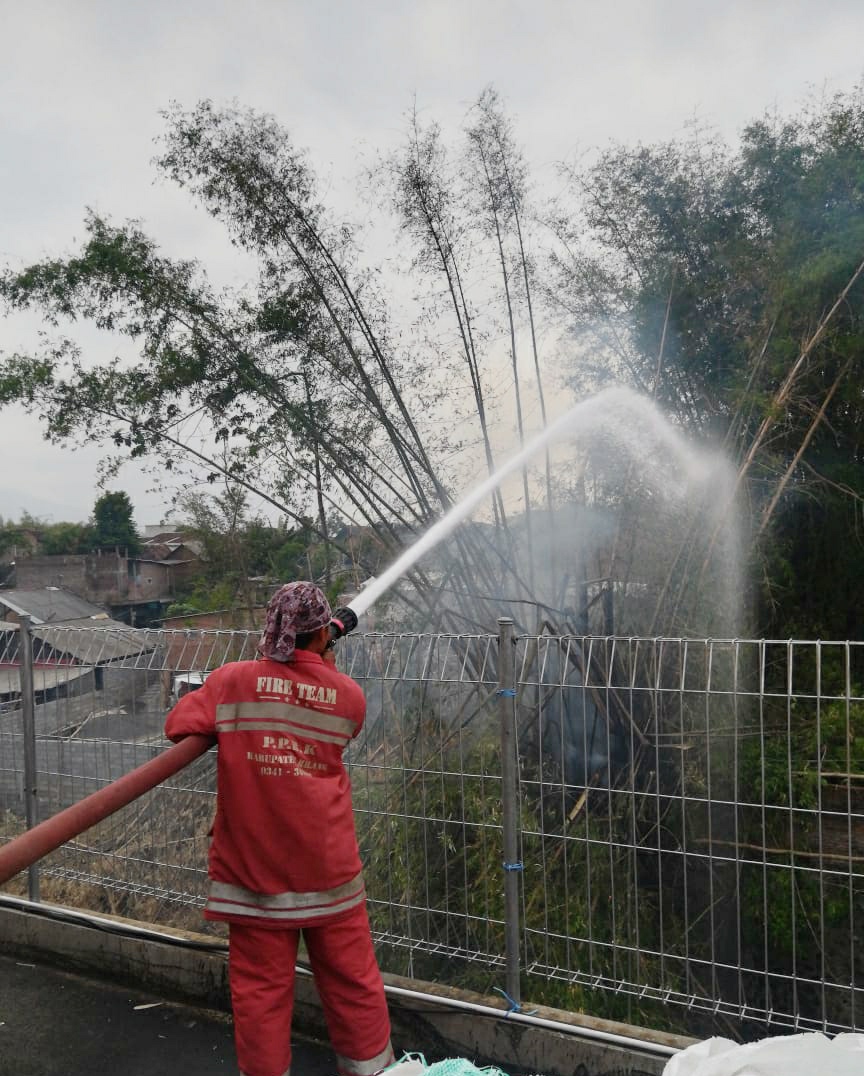 Bakar Sampah Sembarangan, Lahan Tebu Nyaris Ludes 26 IMG 20201007 WA0105
