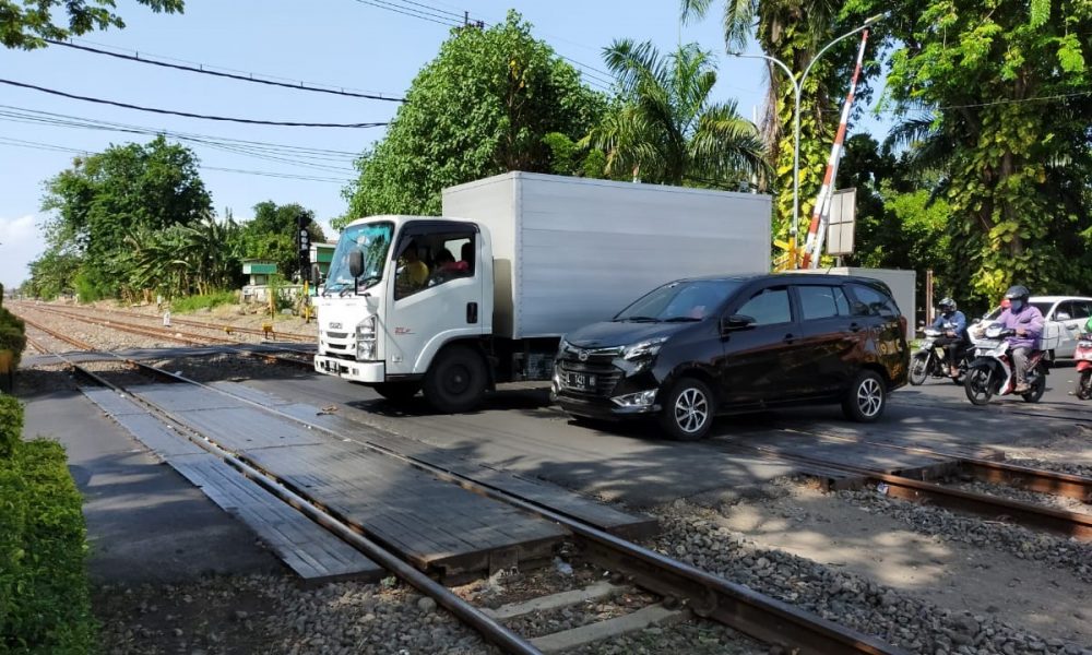 Pelanggar Palang Perlintasan Akan Didenda