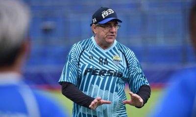 Robert Rene Alberts Nyinyir, PSSI Berang