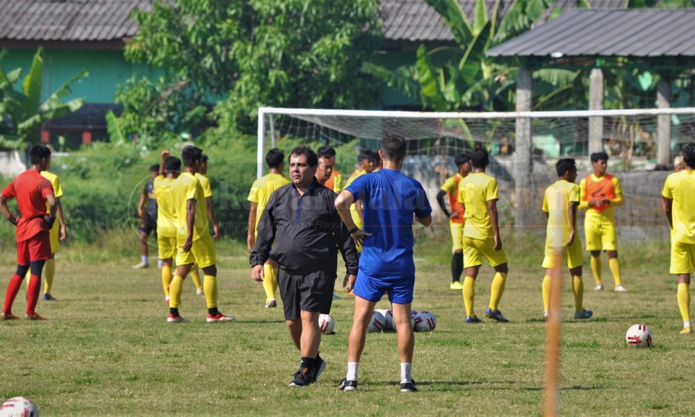 arema pelatih