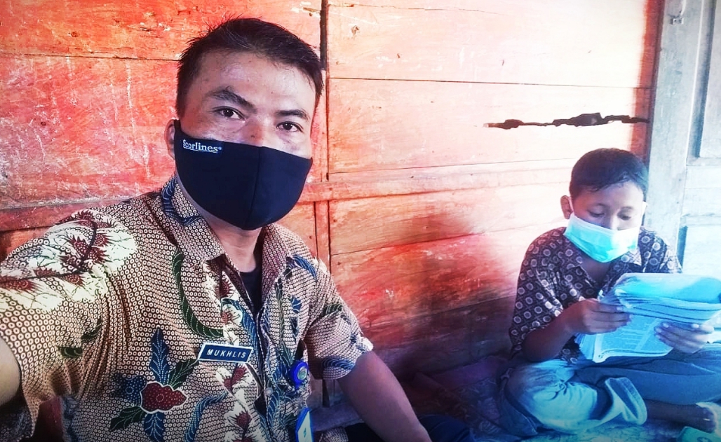 Guru Tirtoyudo Rela Privat Siswa Tanpa Smartphone