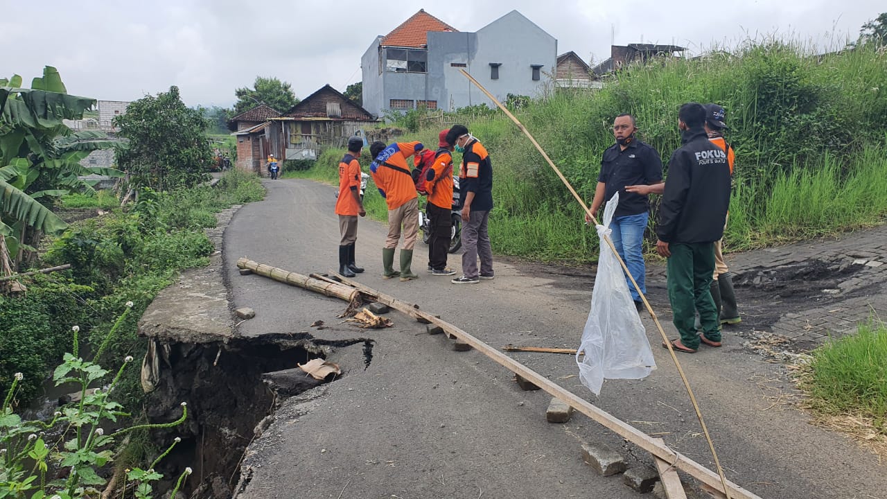 Sumberbrantas Dan Temas Diterpa Tanah Longsor 26 2d55e2b4 8d6b 4d96 90e7 ef51c393da6c