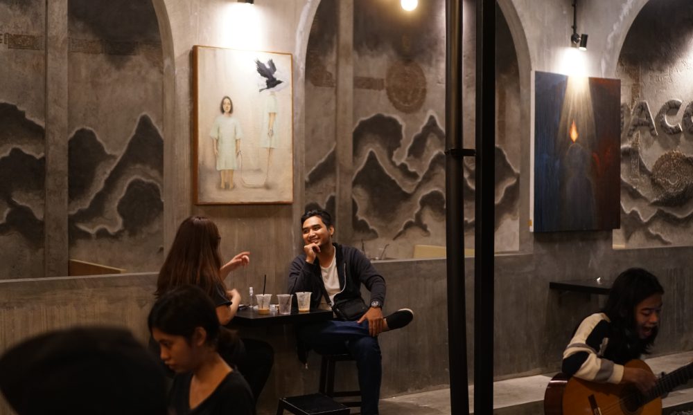 Pameran Lukisan Warnai Tongkrongan Kafe Malang
