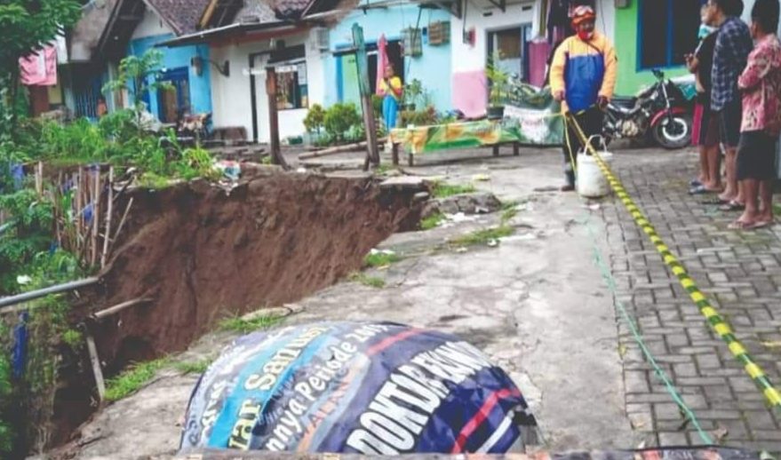Hujan Deras, Muharto Gang 5 Longsor 26 IMG 20201130 124230 e1606715743731