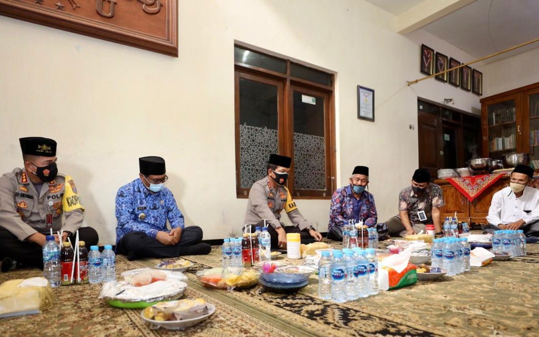 Kapolda Jatim Silaturahmi Ketua PWNU