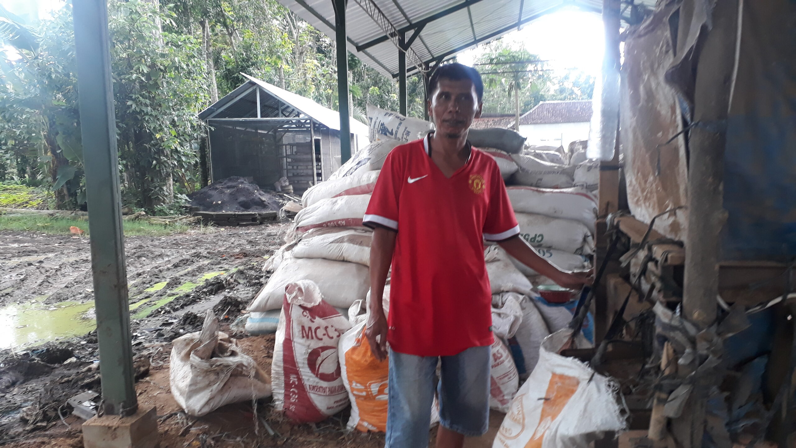 Cara Pembuatan Pupuk Organik 8 Ton Sehari, Ini Rahasia Petani Kanigoro 26 Cara Pembuatan Pupuk Organik 8 Ton Sehari, Ini Rahasia Petani Kanigoro