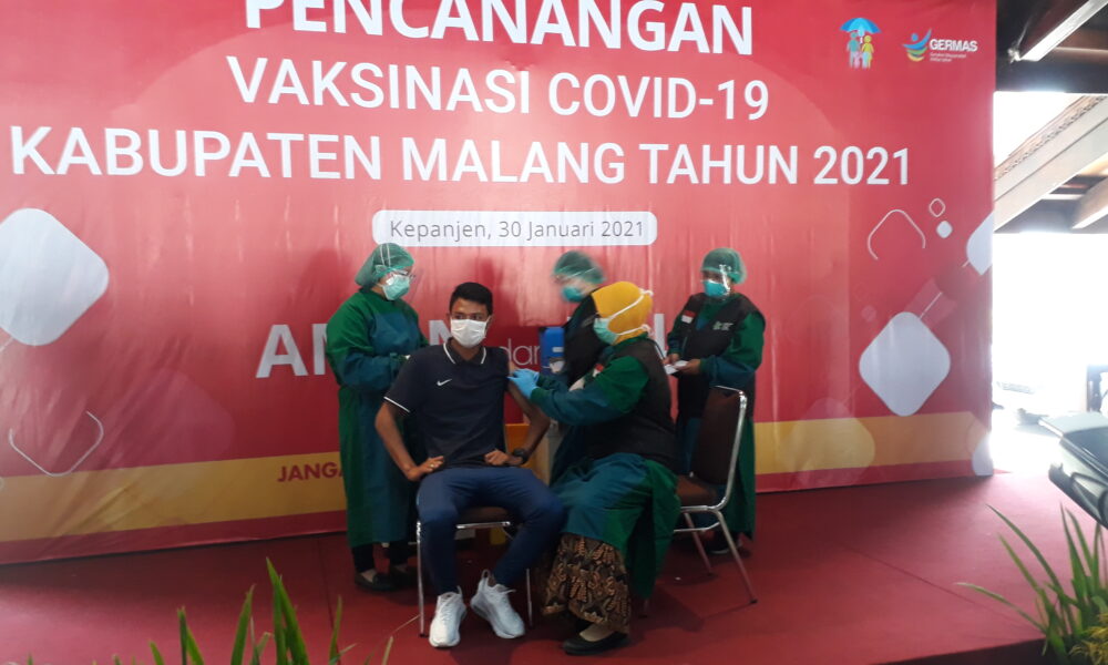Dedik Setiawan Pesepakbola Indonesia Pertama Yang Vaksinasi Covid-19