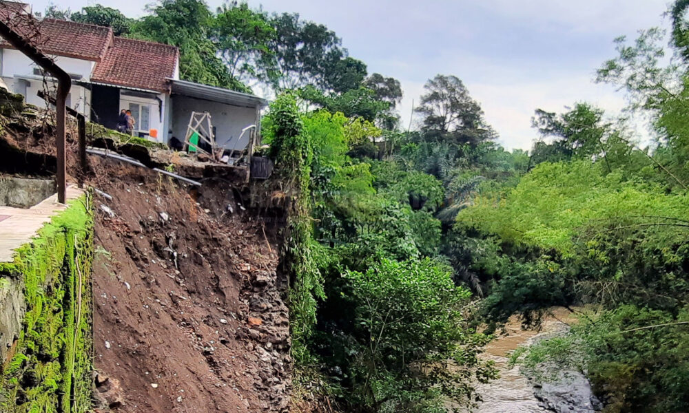 Satu Rumah Longsor di Griya Sulfat Inside, Izin Pengembang Dikorek