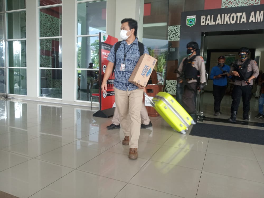KPK Sita Berbagai Dokumen Dari Pemkot Batu, Ini Respon MCW 26 IMG 20210108 WA0041