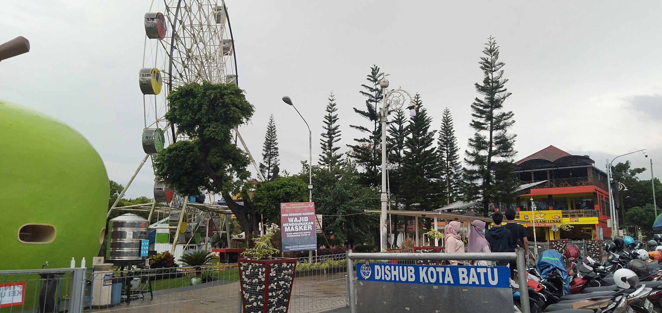 Wisatawan Terkecoh, Alun-alun Batu Ternyata Masih Tutup 26 IMG20210101124208 scaled