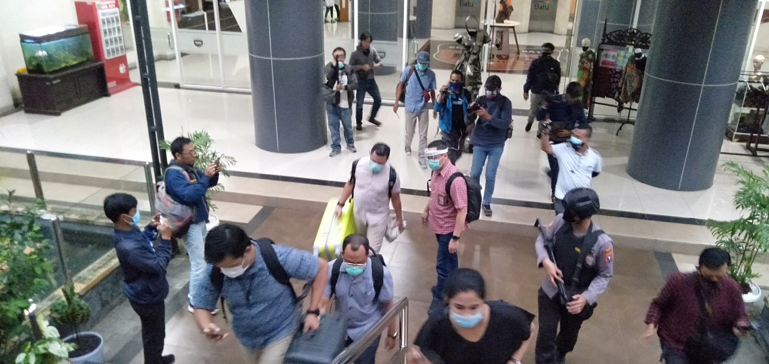 Penggeledahan Selesai 6,5 Jam, KPK Cari Dokumen Kasus Lama 26 IMG20210106163129 scaled