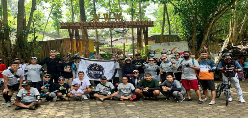 Tingkatkan Imun Bersama Komunitas Sepeda Lipat Akur 27 Komunitas Selikur saat gowes ke Sumber Jenon (istimewa)