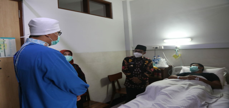 Turut Prihatin, Wali Kota Sutiaji Kunjungi Anggota PSC Kota Malang
