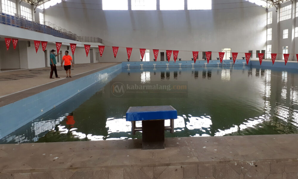 kolam renang kanjuruhan
