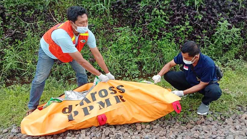 Tubuh Berceceran Usai Tertabrak Penataran, Mister X Diduga Bunuh Diri