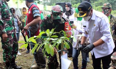 Dandim dan Wawali Kota Malang Tanam Pohon di Taman Makam Pejuang