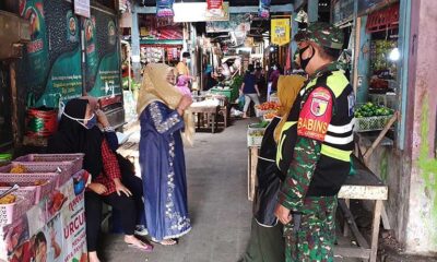 Kodim 0833 Menegakkan Protokol Kesehatan Di Pasar Tawangmangu