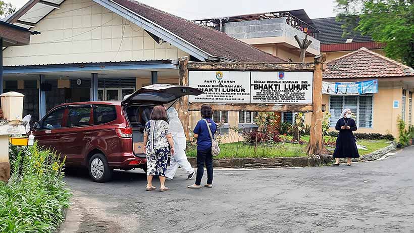 Sepuluh Pasien Positif Covid-19 Klaster Bhakti Luhur Pindah RS Lapangan