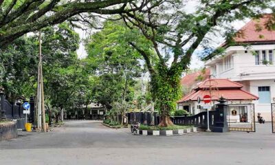 Vaksinasi Lansia Malang Kota Pakai Drive Thru Di Sekitar Bundaran Tugu
