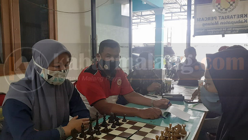 Belajar Dari Tukang Kebun, Gadis Asal Wajak Juara Catur di Malaysia