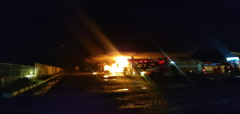 Kebakaran Pom Bensin Buring, Pemicunya Percikan Api dari Mobil Mikrolet 26 Kebakaran Pom Bensin Buring, Pemicunya Percikan Api dari Mobil Mikrolet