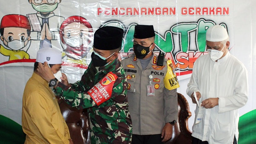 Gerakan Santri Bermasker Sambang Ponpes Bahrul Maghfiroh Malang