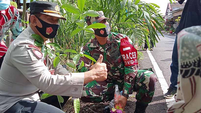 TNI Polri Kota Malang Kolaborasi, Mulai Tanam Pule Sampai Operasi 26 TNI Polri Kota Malang Kolaborasi, Mulai Tanam Pule Sampai Operasi