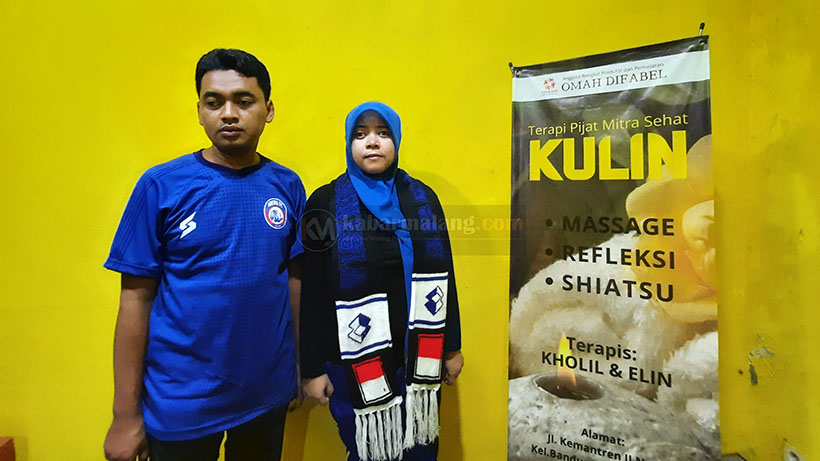 Pasutri Tuna Netra Total Dukung Arema di Piala Menpora Dari Rumah 27 20210325 204400