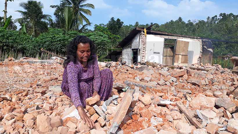 Inilah Kisah Korban Gempa Malang, Rumah Rata Dengan Tanah