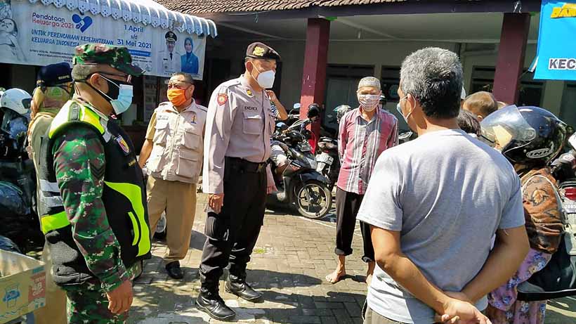 Operasi PPKM Mikro, Sasar Pengguna Jalan Sampai Pasar Takjil