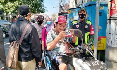 Tim Penegakan Prokes Operasi Pasar Tawangmangu Dan Jalan Gajayana