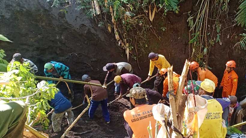 Pencari Rumput Di Malang Meninggal Tertimpa Longsoran Tebing