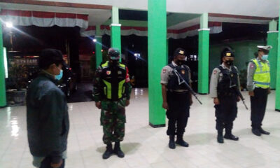 Patroli Malam PPKM Mikro, Petugas Sambangi Posko Tunggulwulung