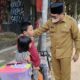 Bikin Haru, Ini Perjuangan Kakak Adik Jual Gorengan, Wawali Trenyuh
