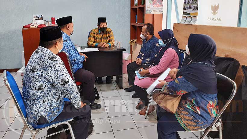 Guru TK Terjerat Pinjol Datangi Baznas Kota Malang Untuk Mendata Utang