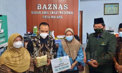 Guru TK Terima Bantuan Pelunasan Utang Rp 26 Juta dari Baznas