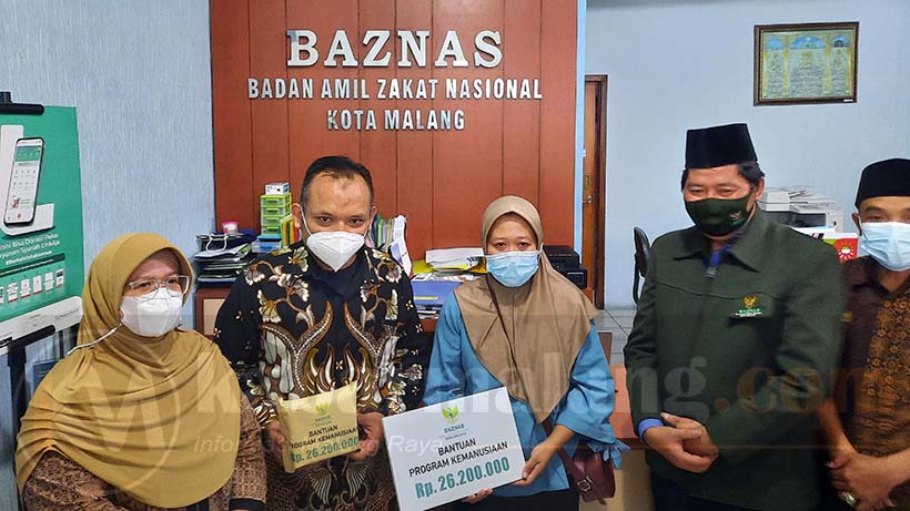 Guru TK Terima Bantuan Pelunasan Utang Rp 26 Juta dari Baznas