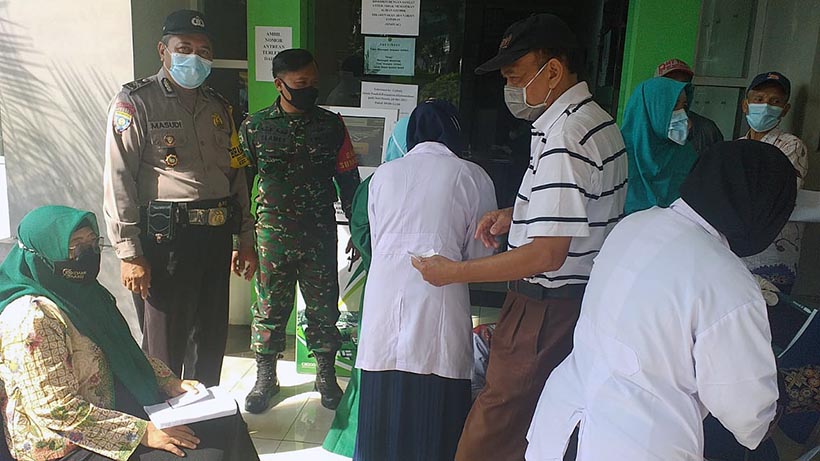 96 Warga Sumbersari Vaksinasi Di Klinik Ummi UIN Dinoyo