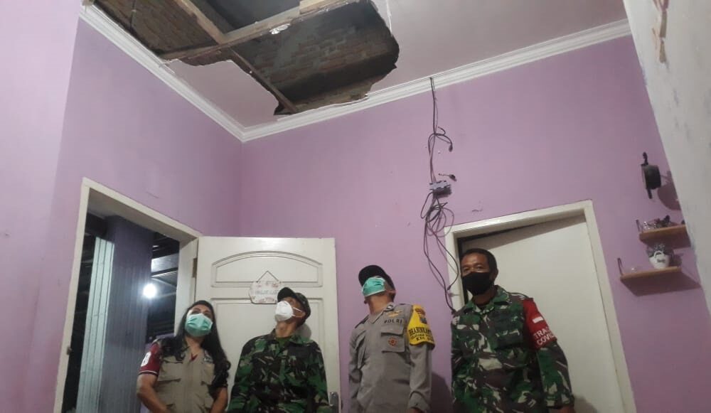 Dampak Getaran Gempa Blitar Rusak Satu Rumah Warga Kota Malang