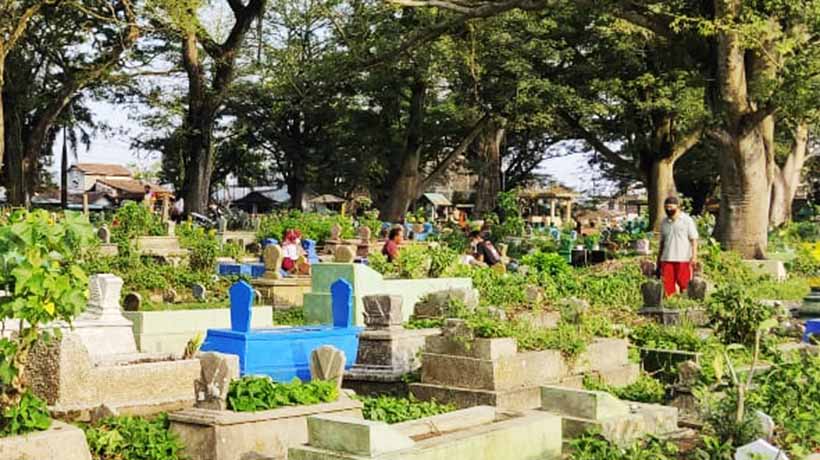 Tradisi Nyekar Saat Idul Fitri Berpotensi Klaster, Ini Kata Kemenag