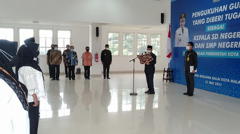 Wali Kota Malang Mengukuhkan 33 Kepala SDN dan 5 Kepala SMPN 26 Wali Kota Malang Mengukuhkan 33 Kepala SDN dan 5 Kepala SMPN